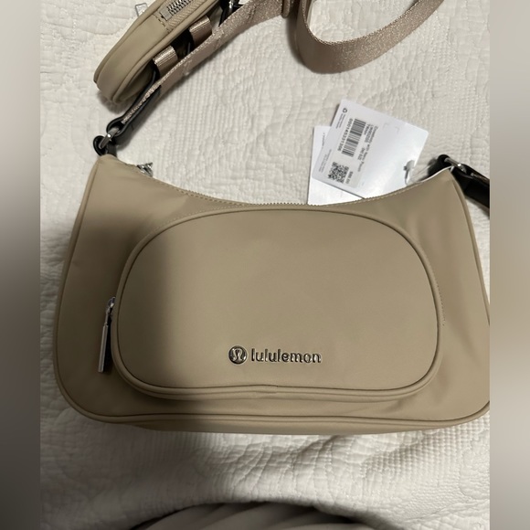 NWT Lululemon crossbody with nano pouch - Picture 5 of 6